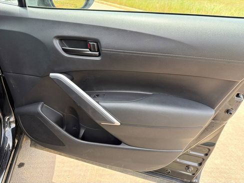 Used 2024 Toyota Corolla Cross AWD Hybrid w/ Moonroof Package image 14