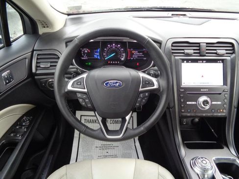 Used 2017 Ford Fusion Titanium image 28