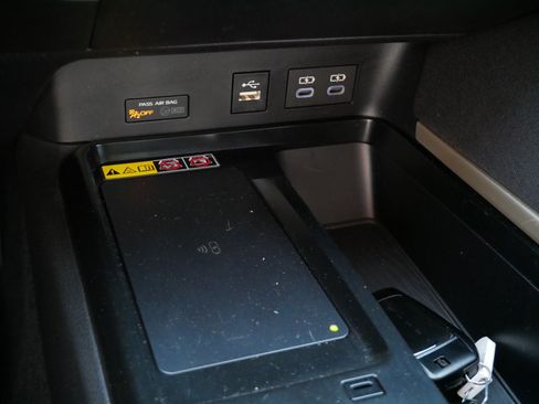 Used 2025 Toyota Camry LE w/ Convenience Package FWD image 27