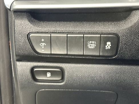 Used 2021 Kia Niro LX image 19