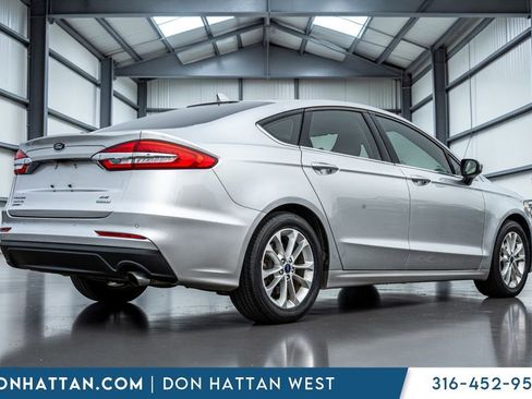 Used 2019 Ford Fusion SE image 31