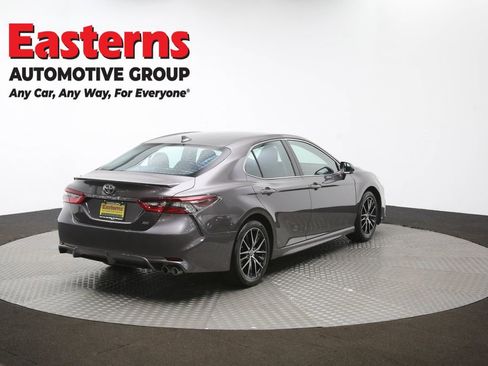 Used 2024 Toyota Camry SE image 40