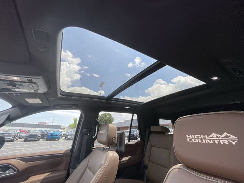 Certified 2021 Chevrolet Tahoe High Country w/ Premium Package AWD/4WD image 19