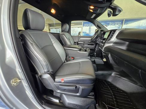 Used 2024 RAM 3500 Tradesman w/ Chrome Appearance Group image 21