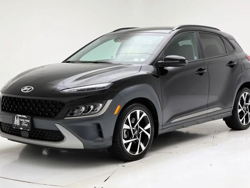 Used 2023 Hyundai Kona Limited AWD/4WD image 2