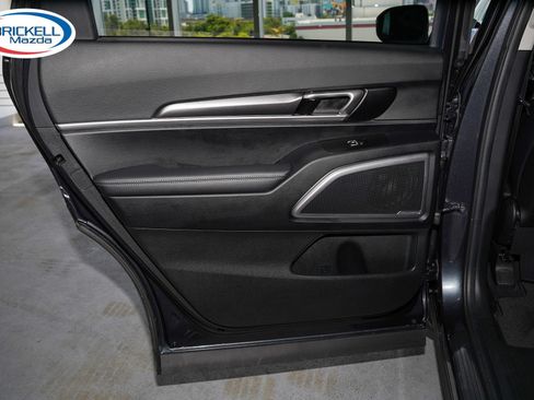 Used 2024 Kia Telluride S w/ S Sunroof Package FWD image 12