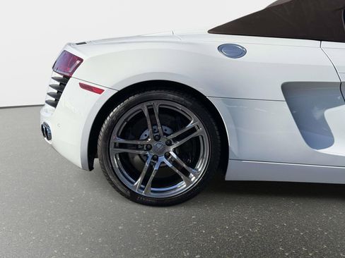 Used 2011 Audi R8 V8 image 19