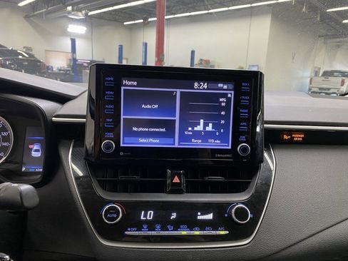 Used 2022 Toyota Corolla LE image 19