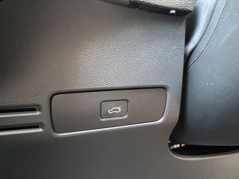 Used 2023 Volvo C40 P8 Recharge Ultimate image 29