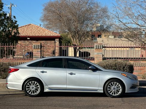 Used 2015 Hyundai Sonata Limited w/ Option Group 05 FWD image 9