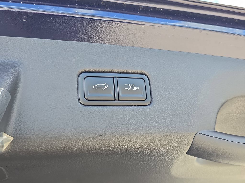 New 2026 Kia Carnival EX FWD image 11