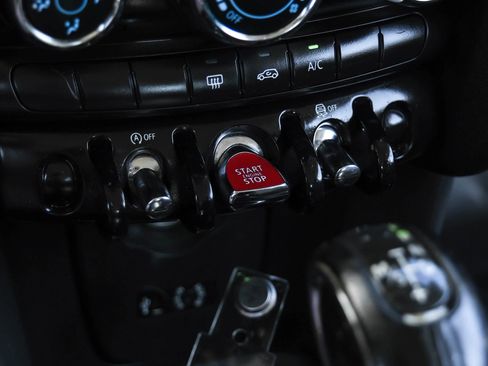 Used 2014 MINI Cooper 2-Door Hardtop image 18