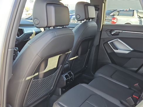 New 2025 Audi Q3 2.0T Premium image 13