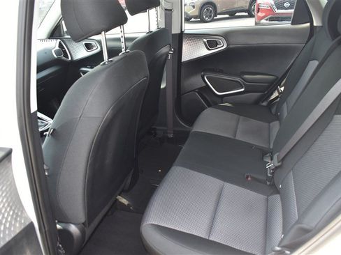 Used 2025 Kia Soul LX w/ LX Technology Package FWD image 20