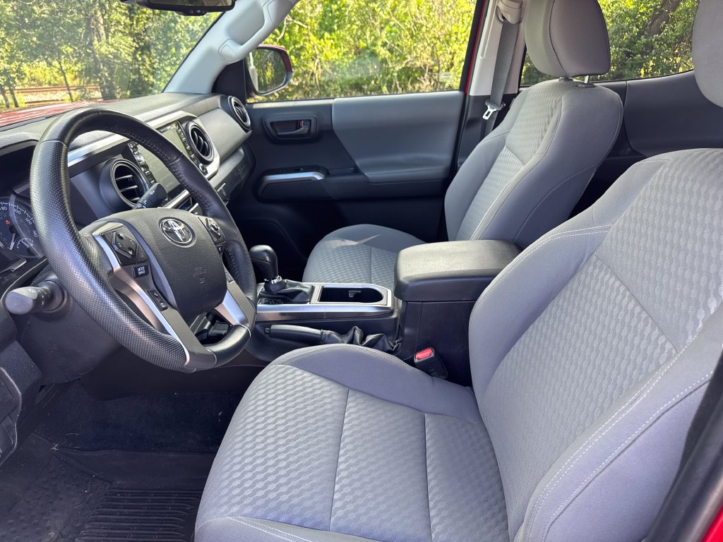 Used 2023 Toyota Tacoma SR5 AWD/4WD image 27