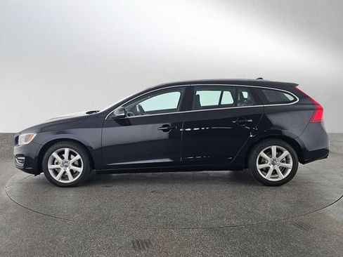 Used 2016 Volvo V60 T5 Platinum image 6