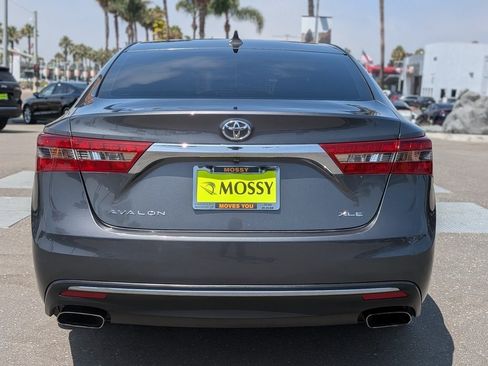 Used 2017 Toyota Avalon XLE image 3