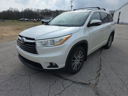 Used 2014 Toyota Highlander XLE AWD/4WD image 4