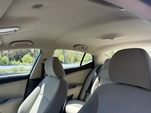 Used 2013 Kia Optima LX FWD image 10