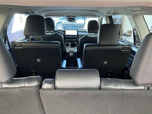 Used 2025 Toyota Grand Highlander FWD image 17