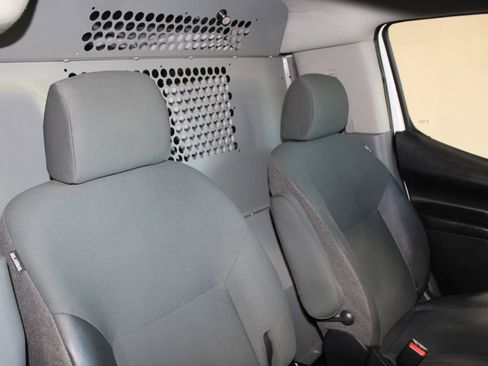 Used 2015 Nissan NV200 SV FWD image 19