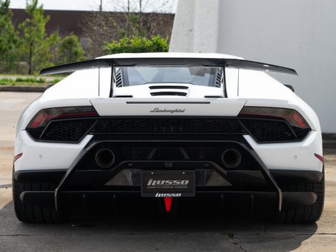 Used 2018 Lamborghini Huracan Performante image 13