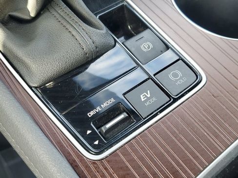 Used 2023 Toyota Sienna XLE image 24