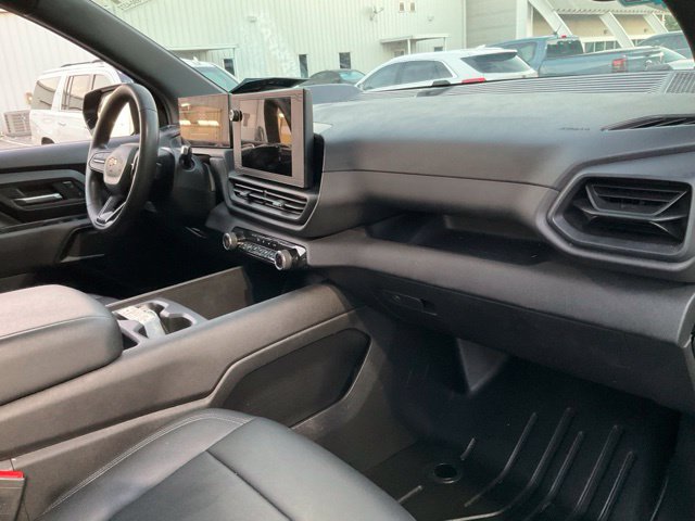Used 2024 Chevrolet Silverado EV W/T AWD/4WD image 20