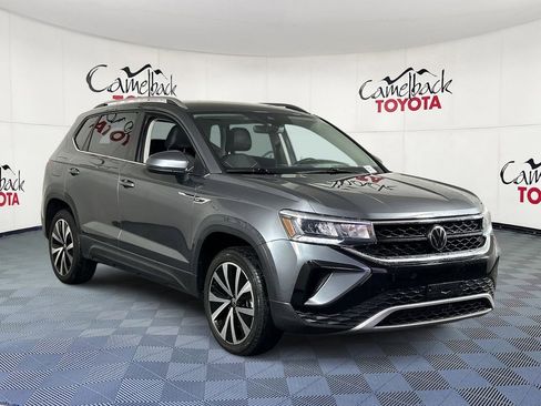 Used 2024 Volkswagen Taos SE image 3