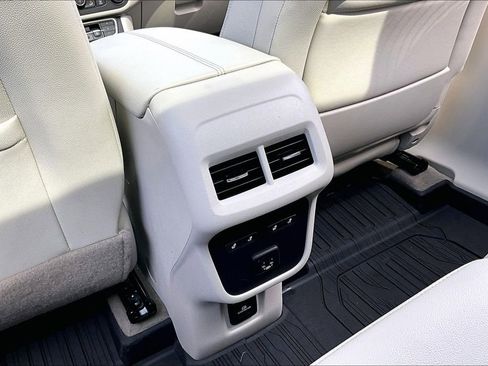 Used 2023 GMC Terrain Denali w/ Denali Premium Package AWD/4WD image 25