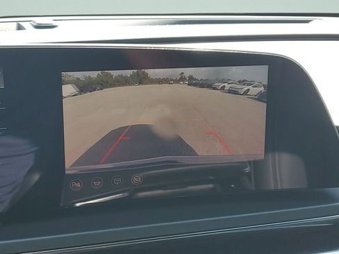 Used 2024 Cadillac Lyriq Tech image 17