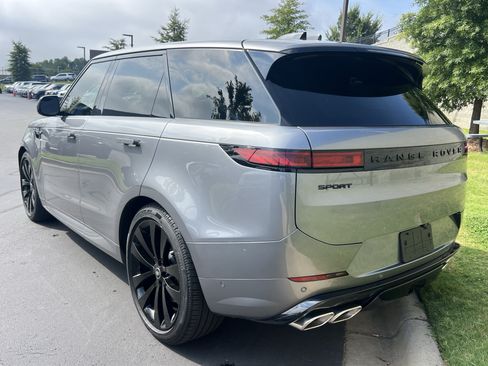 Used 2025 Land Rover Range Rover Sport Dynamic SE AWD/4WD image 5