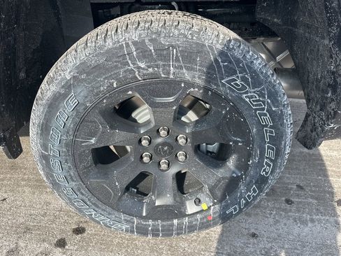 New 2026 RAM 1500 4x4 Crew Cab image 25