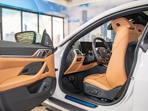 Used 2025 BMW i4 xDrive40i w/ Premium Package image 13