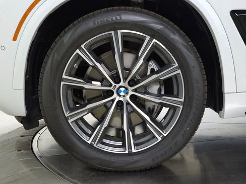 Used 2026 BMW X5 xDrive40i w/ M Sport Package image 8