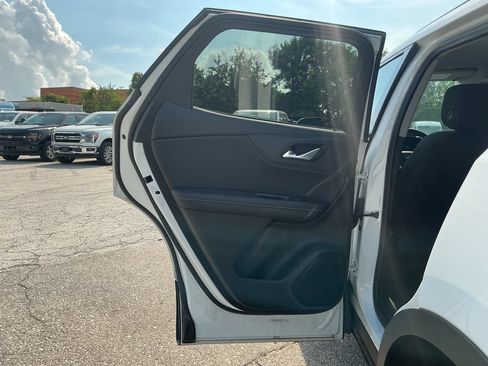 Used 2024 Chevrolet Blazer LT w/ Convenience Package FWD image 13