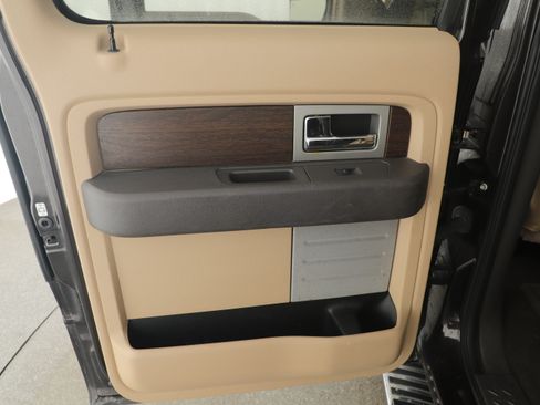 Used 2013 Ford F150 Lariat w/ Lariat Chrome Pkg image 16