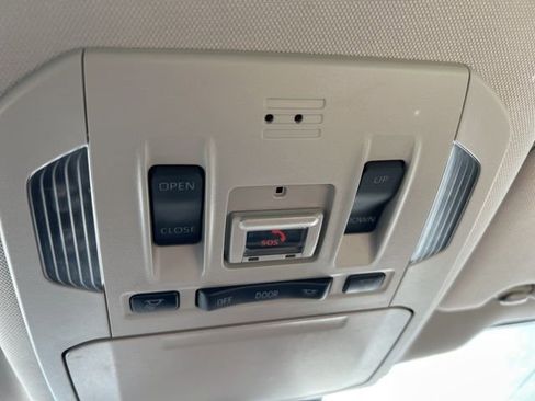 Used 2022 Toyota Highlander Limited image 26