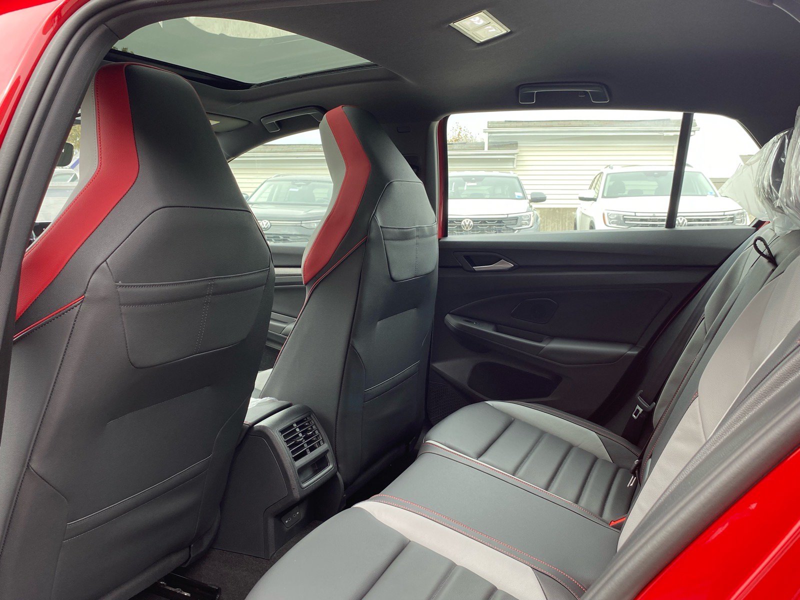 New 2026 Volkswagen GTI SE FWD image 14