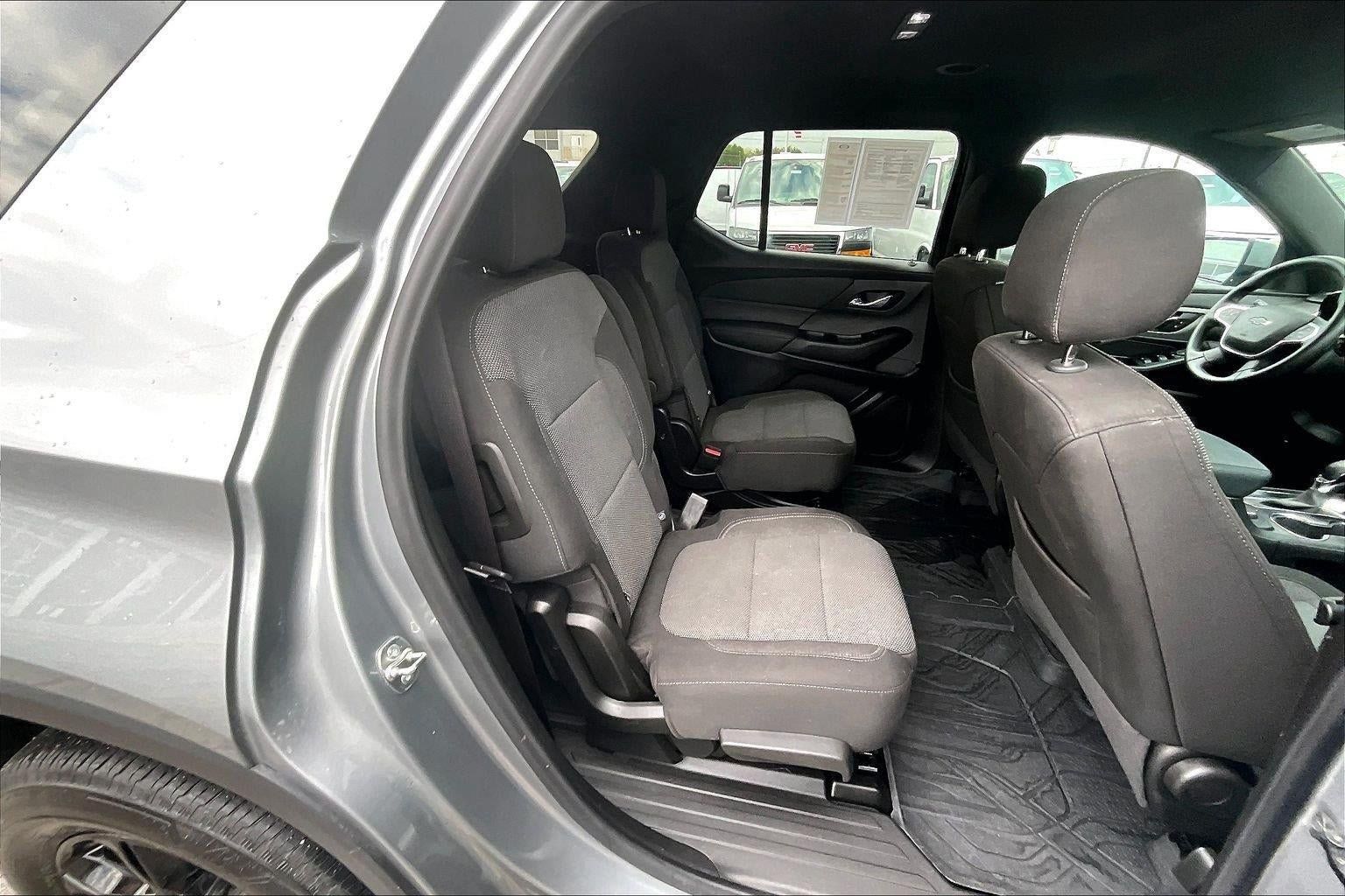 Used 2024 Chevrolet Traverse LT FWD image 24