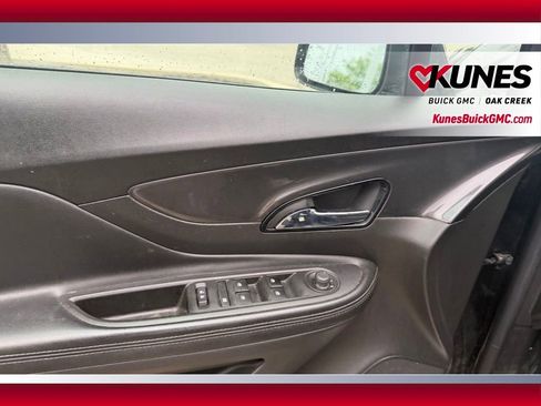 Used 2020 Buick Encore Preferred FWD image 5