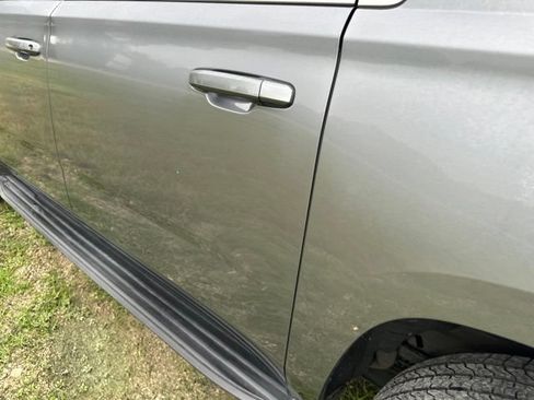 Used 2019 Chevrolet Suburban LT RWD image 21