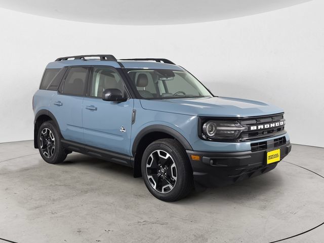 Certified 2023 Ford Bronco Sport Outer Banks w/ Tech Package AWD/4WD image 3