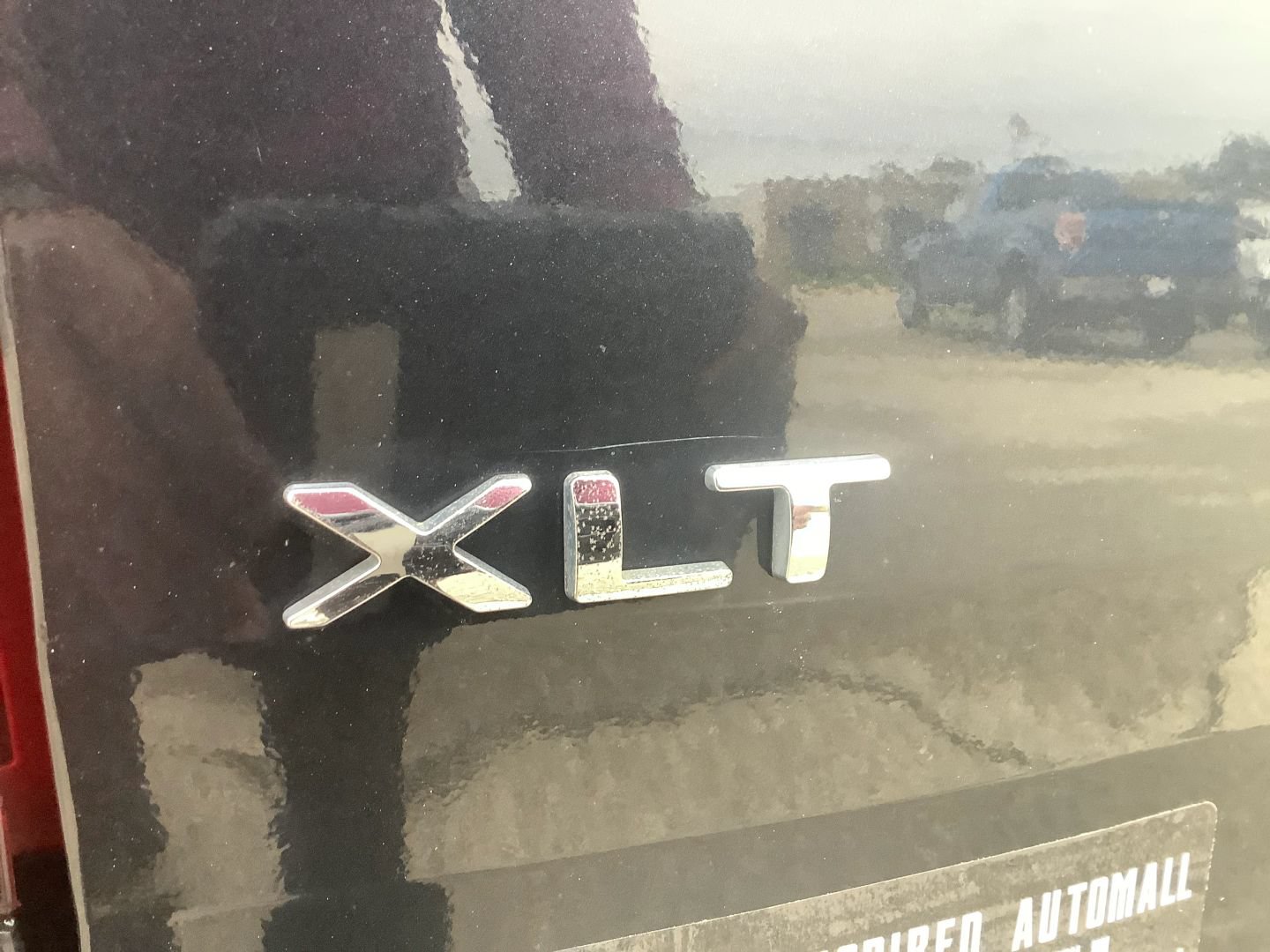 Used 2015 Ford Explorer XLT w/ Equipment Group 202A AWD/4WD image 38