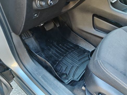 Used 2018 GMC Terrain SLE w/ Driver Convenience Package image 17