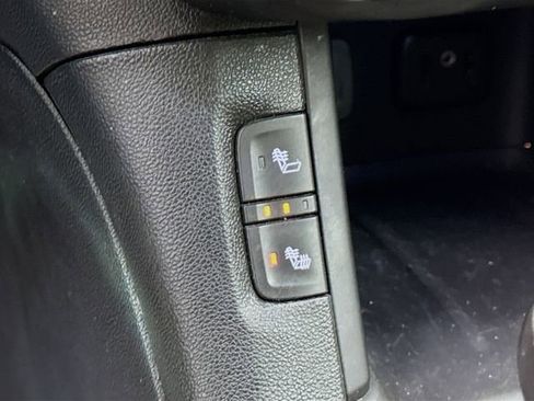 Used 2019 GMC Acadia SLE image 21