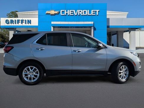Used 2024 Chevrolet Equinox LT AWD/4WD image 3