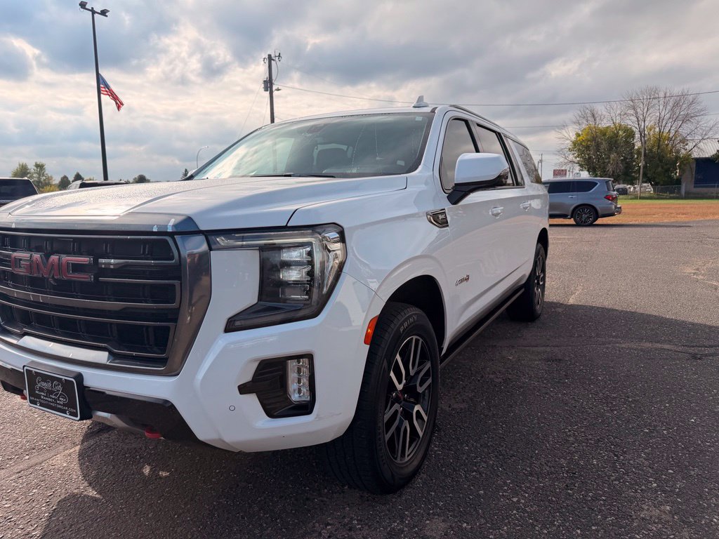 Used 2021 GMC Yukon XL AT4 w/ AT4 Premium Plus Package AWD/4WD image 15