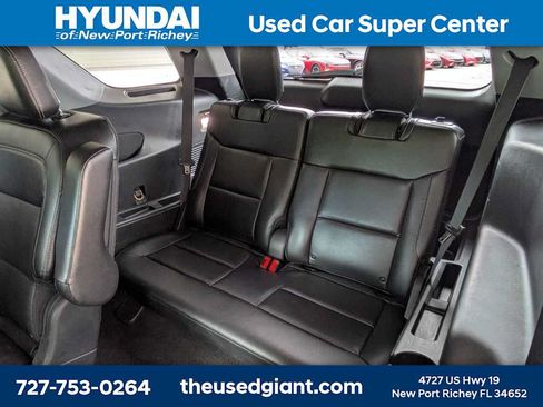 Used 2023 Ford Explorer Limited w/ Equipment Group 301A RWD image 15
