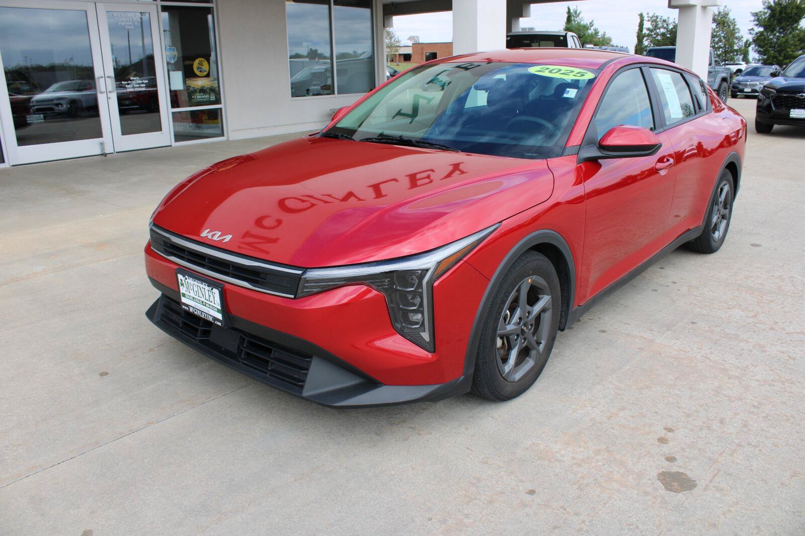 Used 2025 Kia K4 FWD image 2